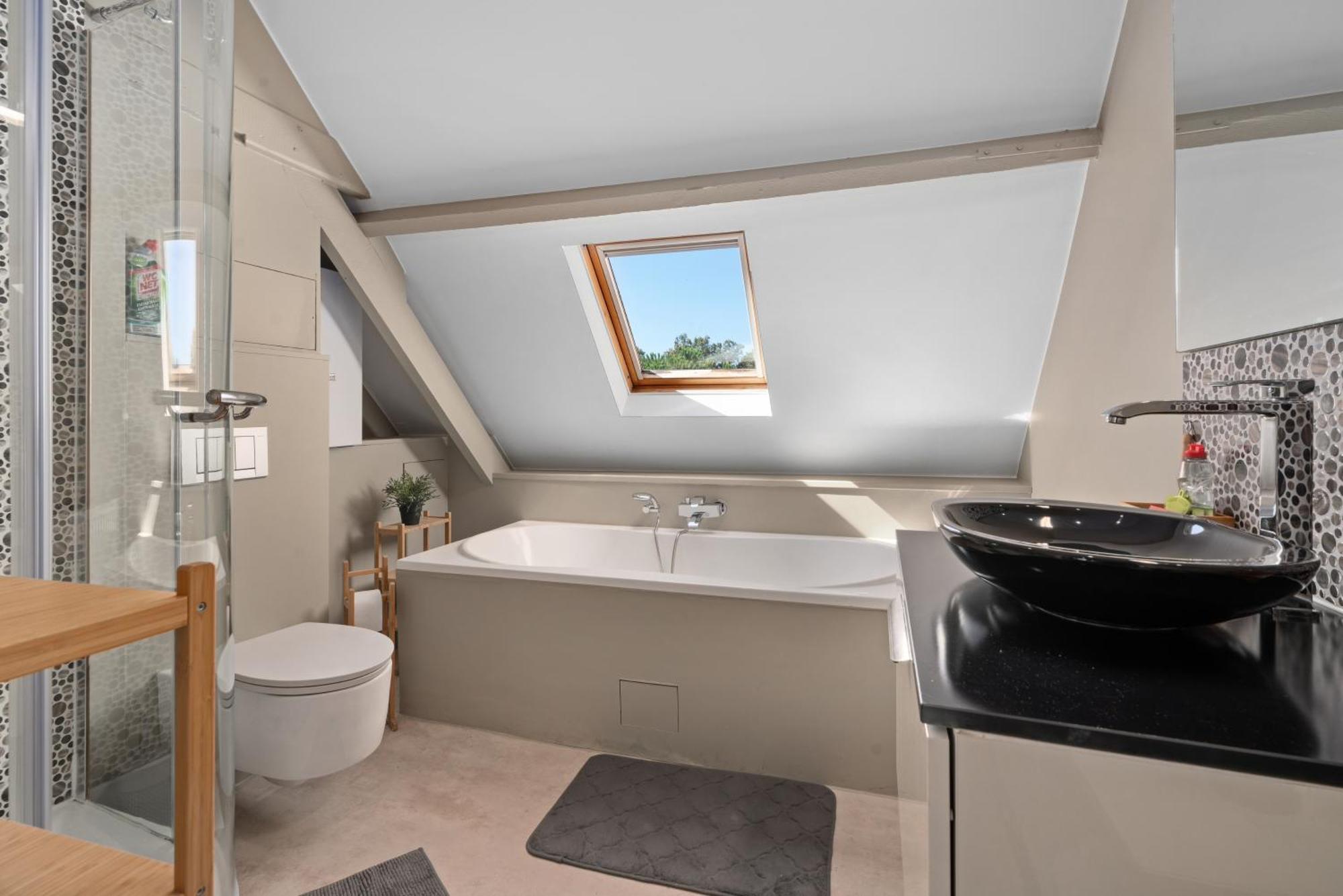 Spacious Guest Suites Near Historic Market - 5 Min Walk Brugge Dış mekan fotoğraf