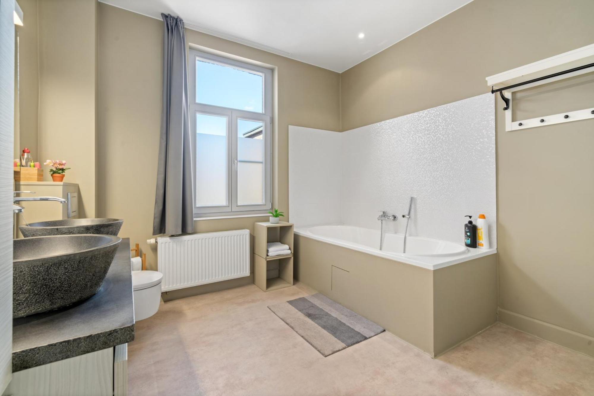 Spacious Guest Suites Near Historic Market - 5 Min Walk Brugge Dış mekan fotoğraf
